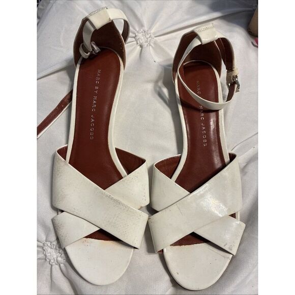 Marc Jacobs Authentic Solid White Patent Leather Low Wedge Sandals 7 - Picture 8 of 8